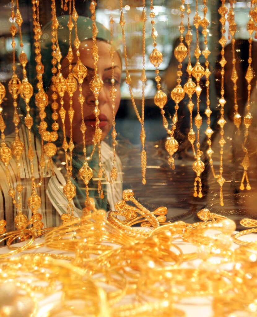 سعر-جرام-الذهب-عيار-21-اليوم-في-مصر.-هل-بدأ-التصحيح-السعري؟